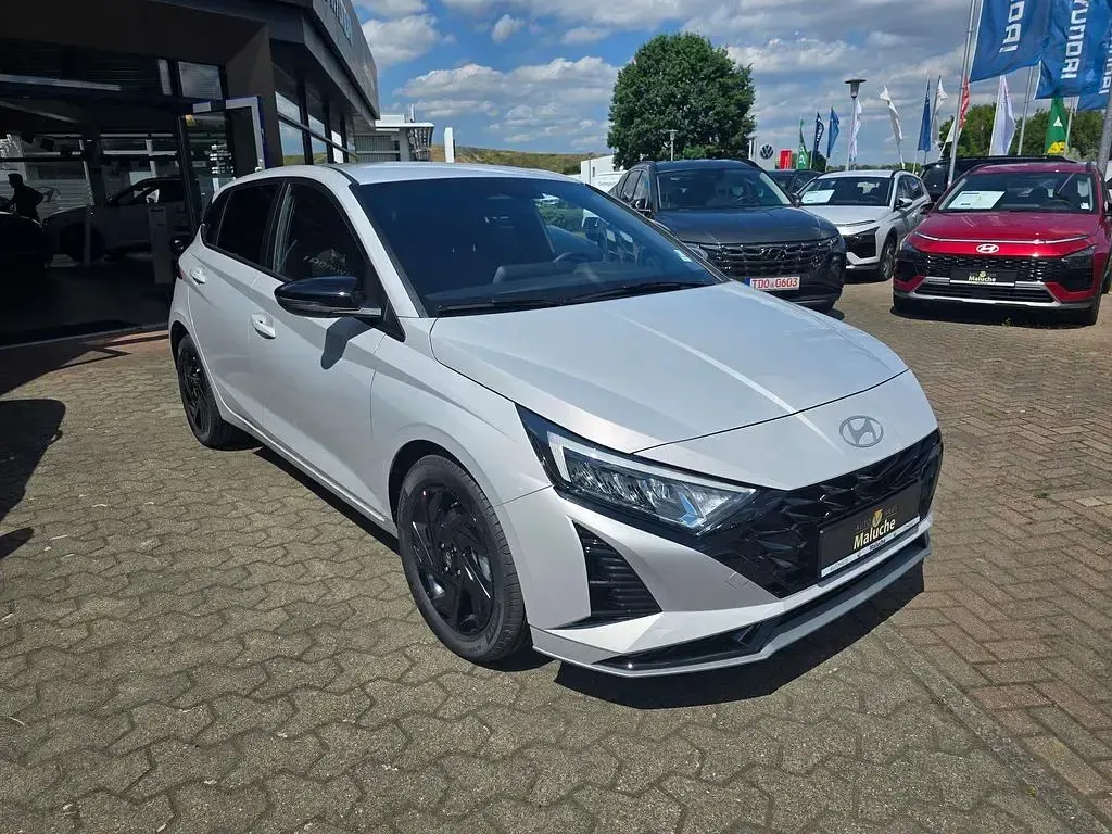 Neu Hyundai i20 Blackline 90 PS (66 kW) 2026 Lumen grey Kleinwagen