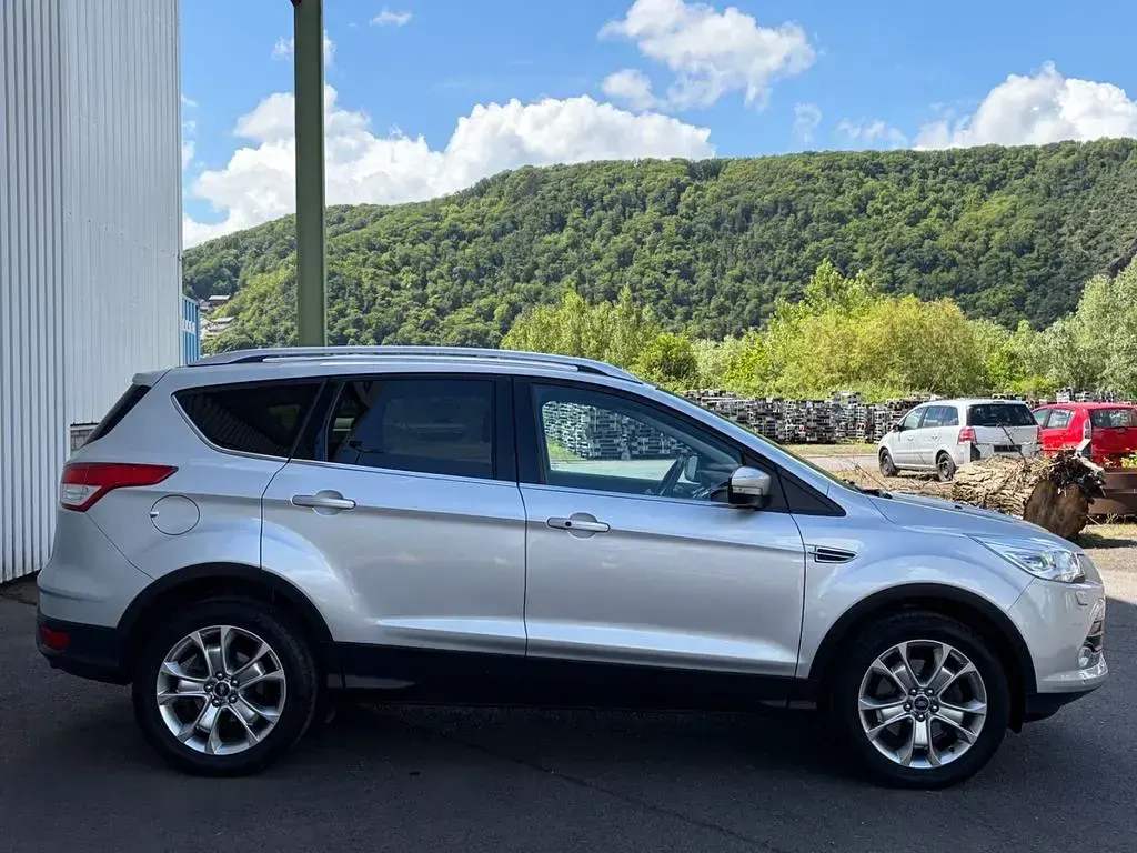 Gebraucht Ford Kuga Titanium 140 PS (102 kW) 2013 Grau SUV
