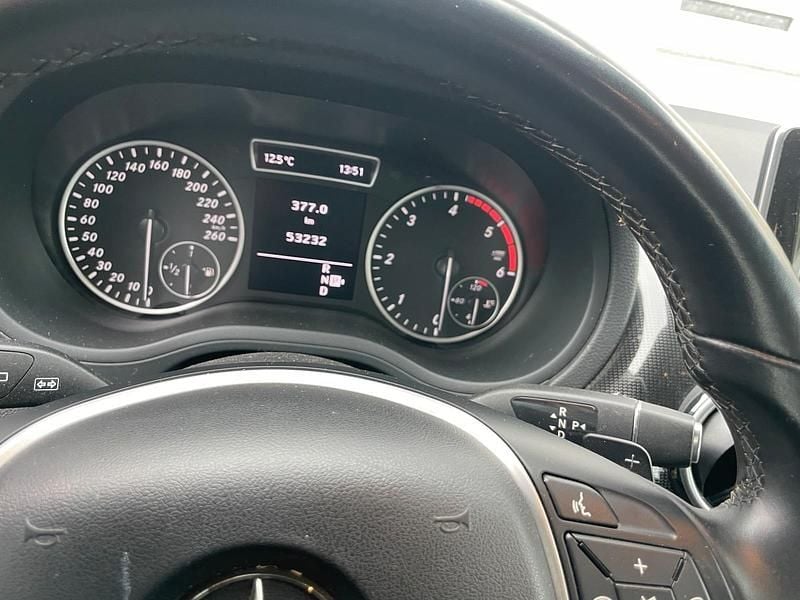 Silber Gebraucht 2013 Mercedes B180 Van / Kleinbus | 11.250 € (Superpreis) - Bild 1/4