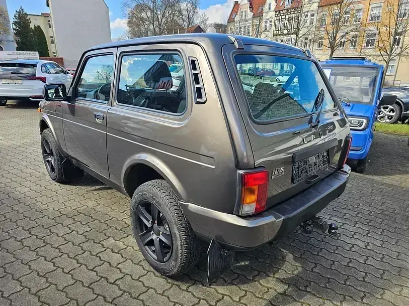 Brugt Lada niva 83 HK (61 kW) 2021 Brun SUV