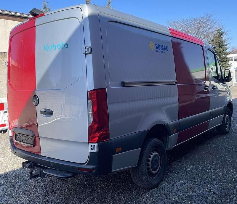 Używany Mercedes Sprinter 163 KM (119 kW) 2019 Srebrny Van