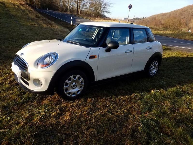 Gebraucht Mini ONE Pepper 102 PS (75 kW) 2017 Weiß Kleinwagen