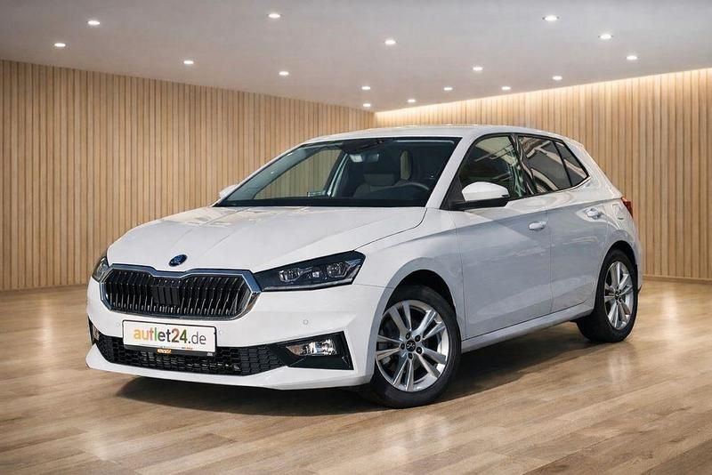 Neu Skoda Fabia 116 PS (85 kW) 2025 Moonweiß metallic Limousine