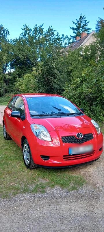 Rot Gebraucht 2007 Toyota Yaris Kleinwagen | 4.235 € (Fairer Preis) - Bild 1/4