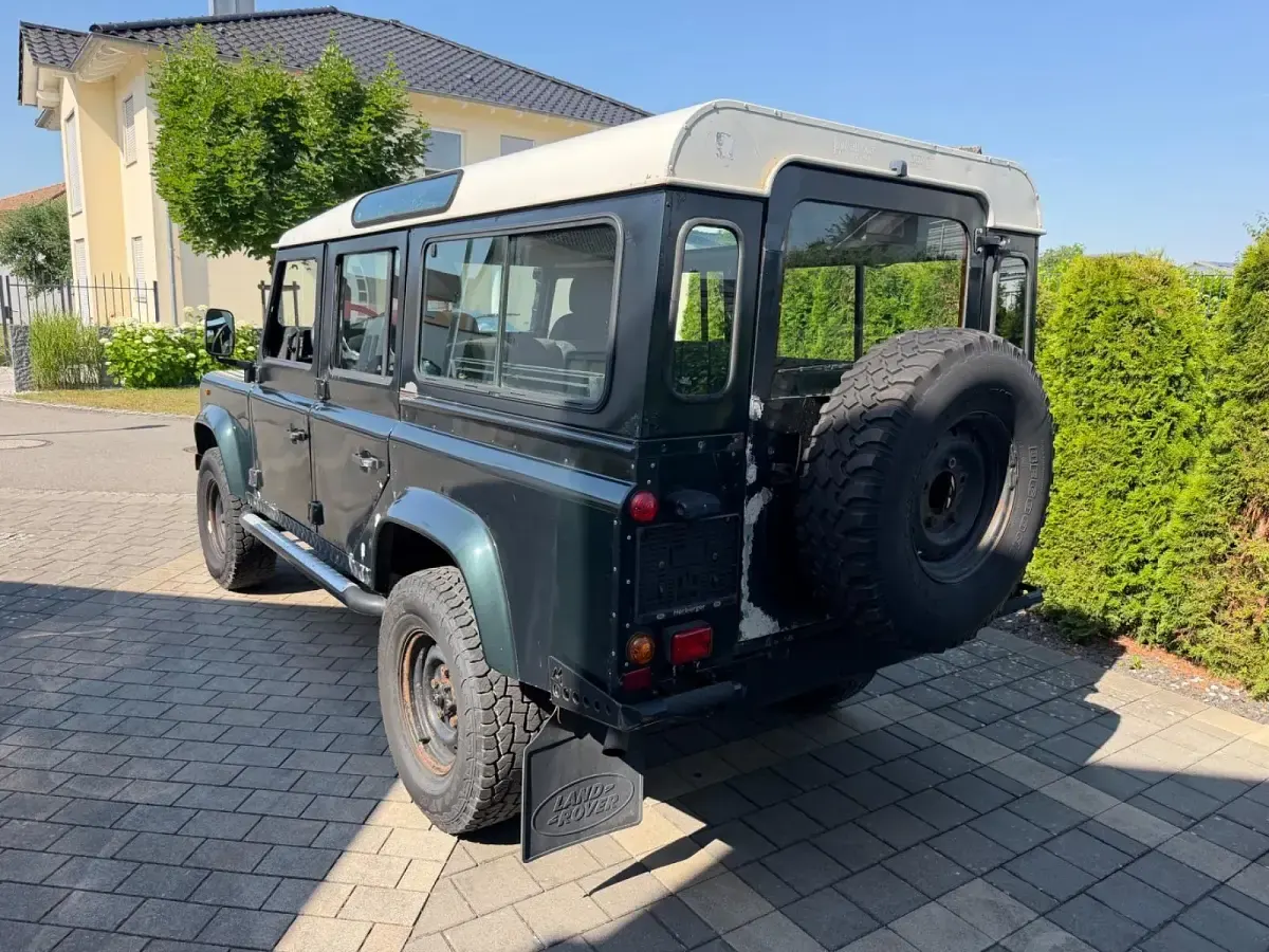 Gebraucht Land Rover Defender 113 PS (83 kW) 1998 Grün SUV