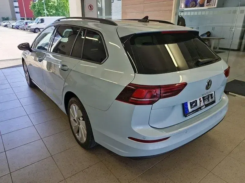 Gebraucht VW Golf VIII Life 116 PS (85 kW) 2025 Blau Kombi