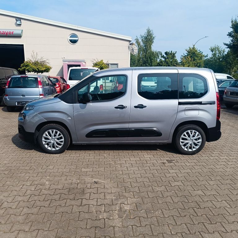 Grau Gebraucht 2020 Citroën Berlingo Live Van / Kleinbus | 15.700 € (Fairer Preis) - Bild 1/4