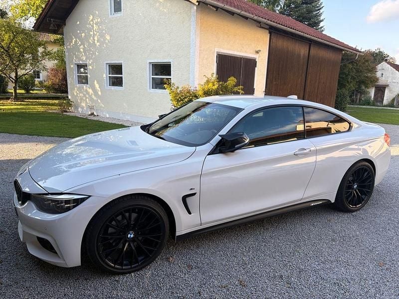 Weiß Gebraucht 2019 BMW 420 M Sport Coupé | 29.950 € (Etwas zu teuer) - Bild 1/4