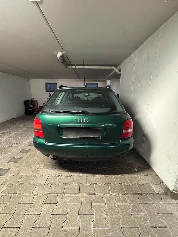 Grün Gebraucht 1997 Audi A4 Kombi | 1.190 € (Fairer Preis) - Bild 1/4