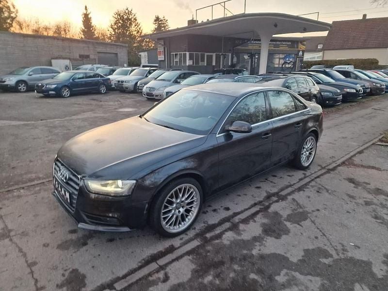Gebraucht Audi A4 Attraction 224 PS (164 kW) 2014 Grau Limousine