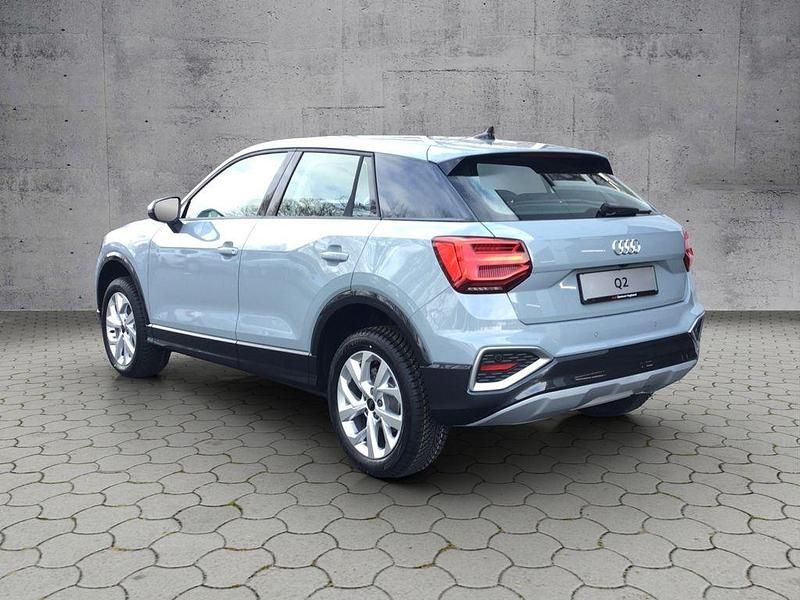 Neu Audi Q2 Advanced Plus 150 PS (110 kW) 2026 Grau SUV