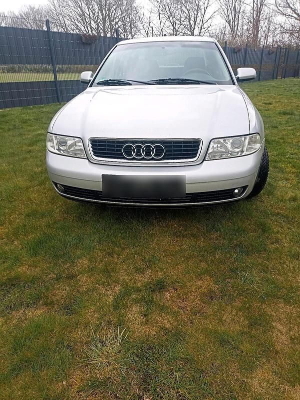 Gebraucht Audi A4 100 PS (73 kW) 2000 Silber Limousine