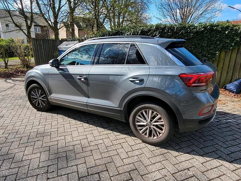 Gebraucht VW T-Roc 150 PS (110 kW) 2023 Grau SUV