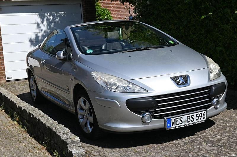 Gebraucht Peugeot 307 CC 109 PS (80 kW) 2008 Silber Cabrio