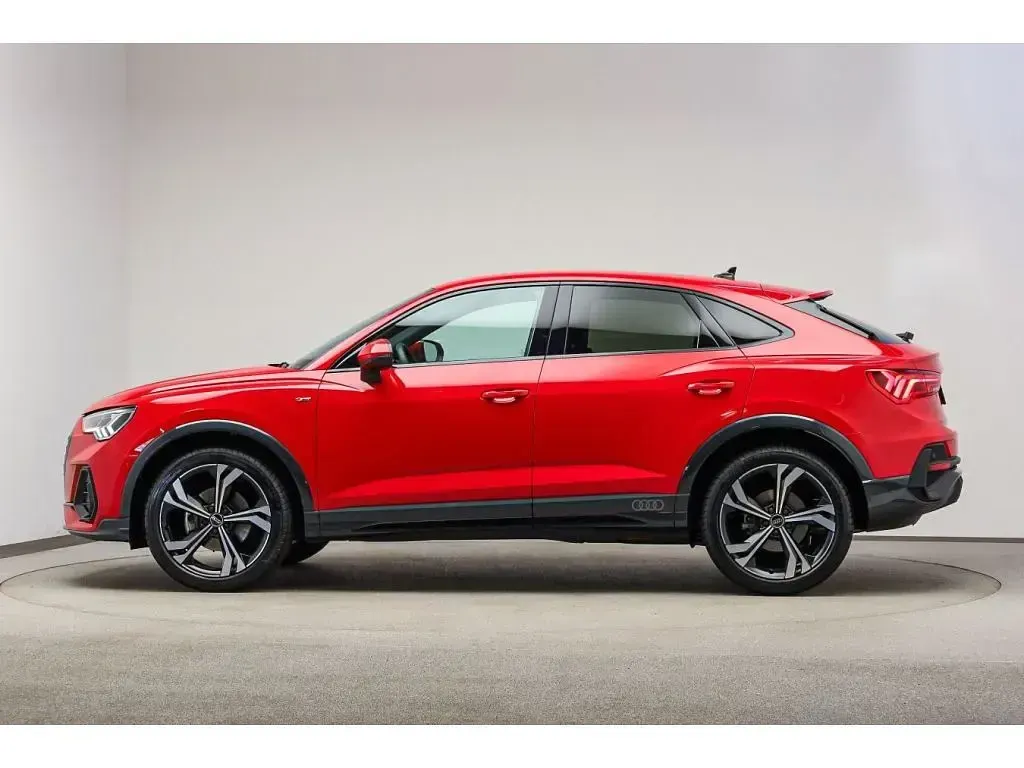 Gebraucht Audi Q3 Sportback S-Line 150 PS (110 kW) 2025 Progressivrot metallic SUV