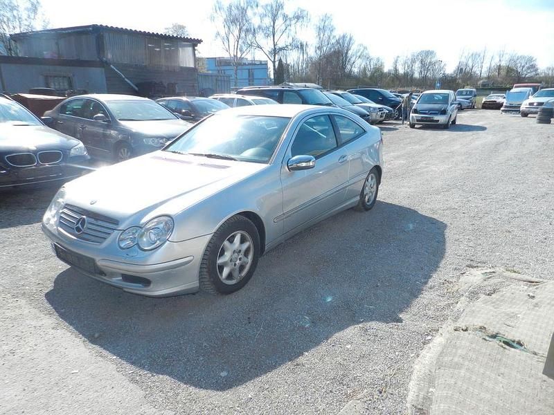 Gebraucht Mercedes C220 150 PS (110 kW) 2005 Silber