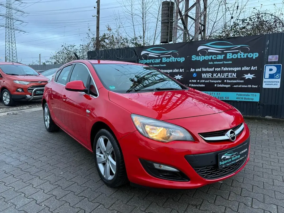 Usata Opel Astra Active 120 CV (88 kW) 2013 Rosso Berlina