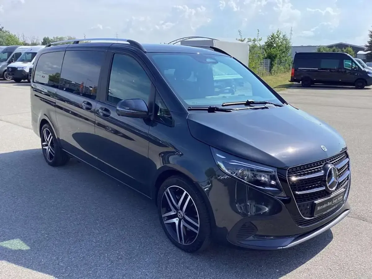 Gebraucht Mercedes V300 Style 237 PS (174 kW) 2026 Grau Van / Kleinbus