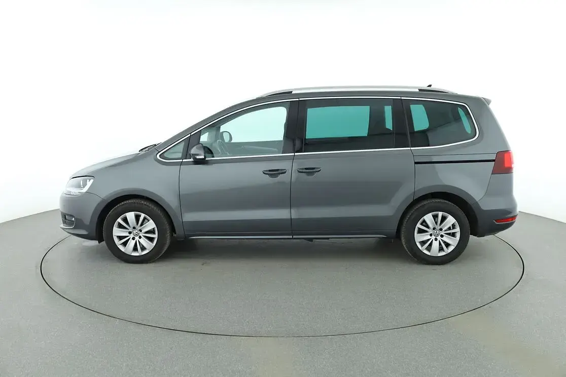 Gebraucht VW Sharan Comfortline 150 PS (110 kW) 2017 Grau Van / Kleinbus
