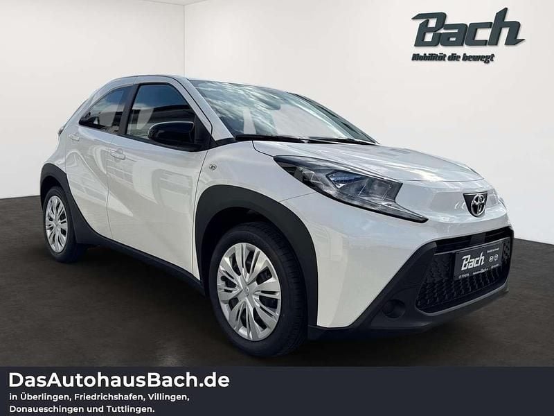 Neu Toyota Aygo X Play 72 PS (52 kW) 2026 Weiß SUV
