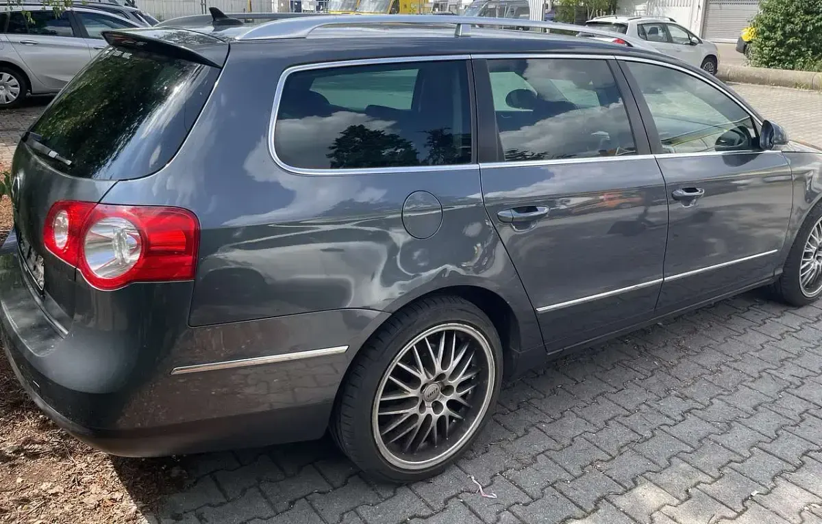 Gebraucht VW Passat Highline 160 PS (117 kW) 2009 Grau Kombi