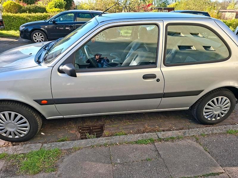 Usata Ford Fiesta 2000 Argento Utilitaria