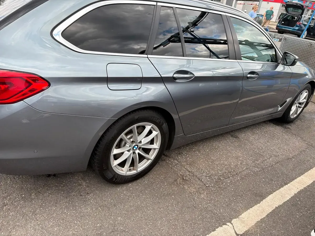 Gebraucht BMW 520 190 PS (139 kW) 2019 Grau Kombi