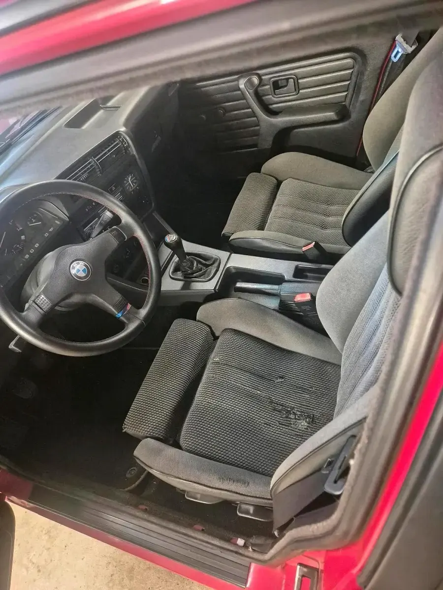 Gebraucht BMW 318 Basis 136 PS (100 kW) 1989 Rot Limousine
