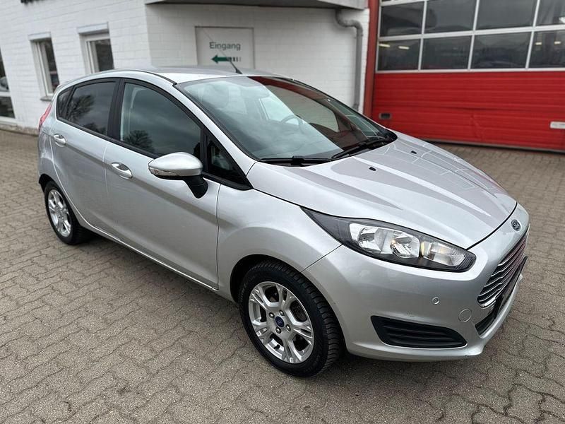 Gebraucht Ford Fiesta SYNC Edition 80 PS (58 kW) 2014 Silber Kleinwagen