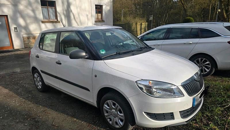 Gebraucht Skoda Fabia 60 PS (44 kW) 2014 Weiß Kleinwagen