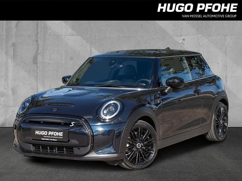 Schwarz Gebraucht 2021 Mini Cooper SE Kleinwagen | 17.789 € (Etwas zu teuer) - Bild 1/4