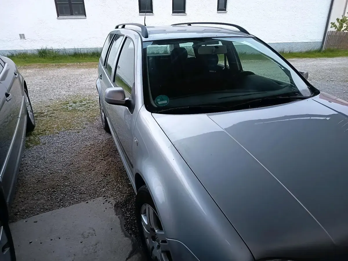 Second-hand VW Golf IV 105 CP (77 kW) 2001 Argintiu Break