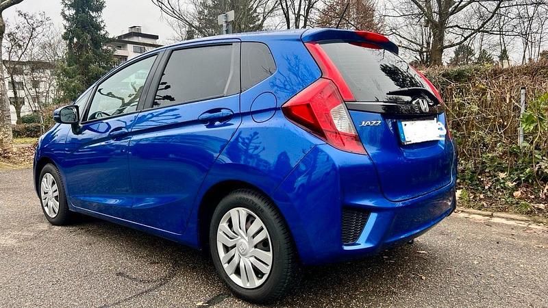 Gebraucht Honda Jazz Trend 102 PS (75 kW) 2017 Blau Kleinwagen