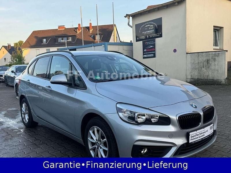 Silber Gebraucht 2017 BMW 218 Active Tourer Van / Kleinbus | 13.999 € (Guter Preis) - Bild 1/3