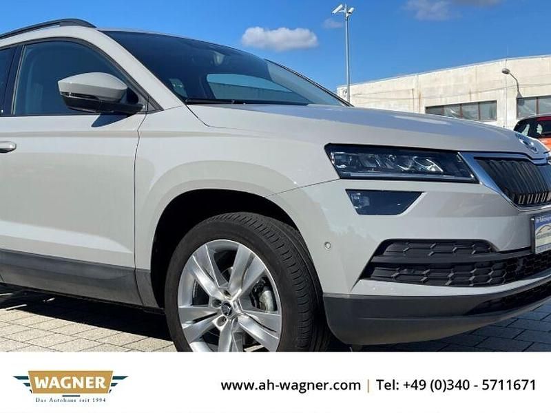 Seda steel/steel grau Gebraucht 2021 Skoda Karoq Style SUV | 20.599 € (Superpreis) - Bild 1/4