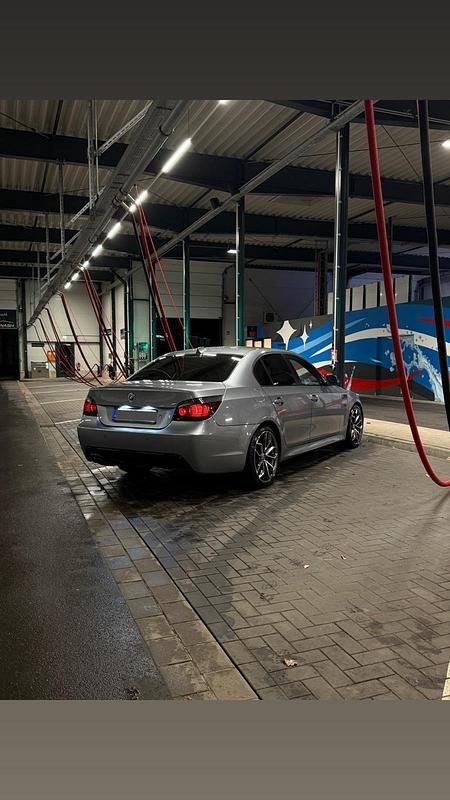 Gebraucht BMW 525 230 PS (169 kW) 2005 Grau Limousine