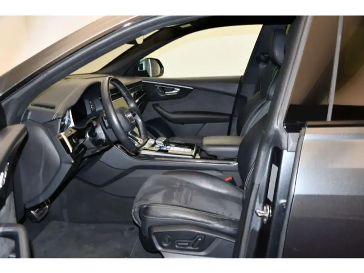 Gebraucht Audi Q8 Ambiente 286 PS (210 kW) 2023 Daytonagrau perleffekt SUV
