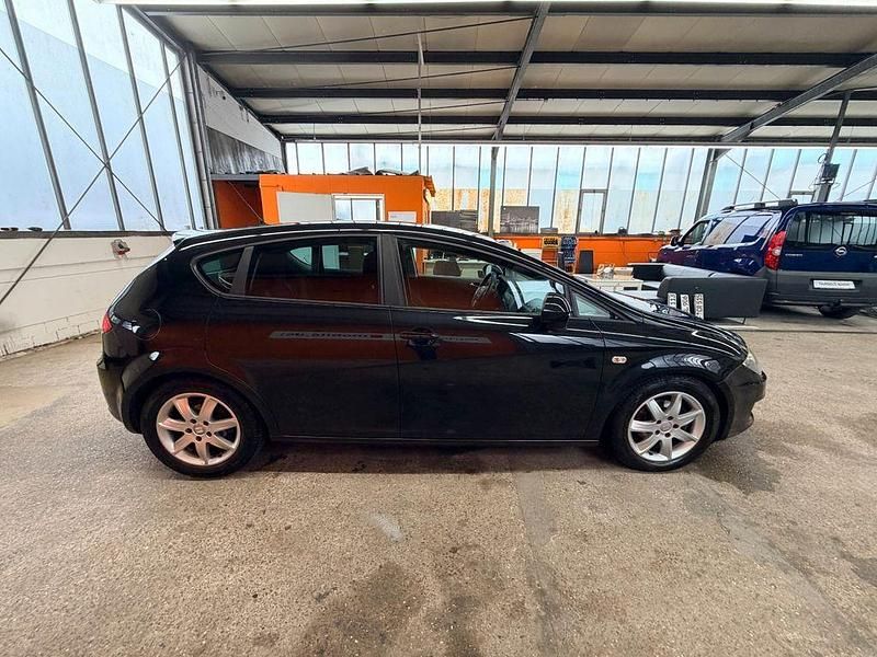 Gebraucht Seat Leon 105 PS (77 kW) 2010 Negro magico Limousine