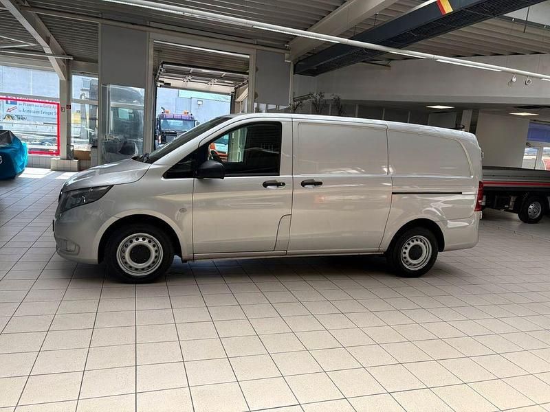Gebraucht Mercedes Vito 114 PS (83 kW) 2016 Silber Van