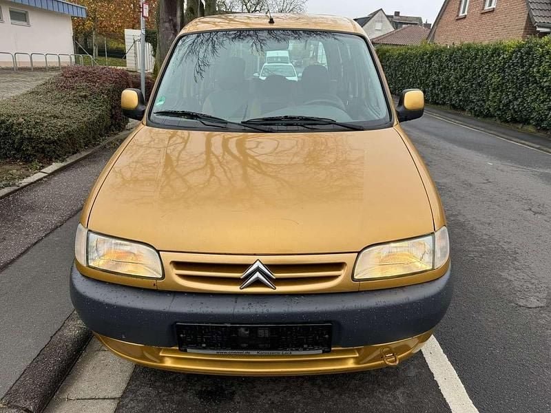 Gebraucht Citroën Berlingo 109 PS (80 kW) 2002 Gold Van / Kleinbus