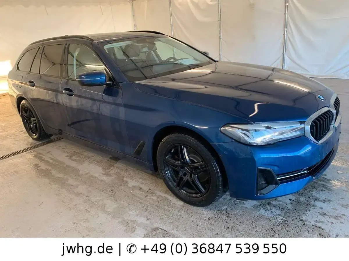 Gebraucht BMW 520 Shadowline 190 PS (139 kW) 2020 Blau Kombi