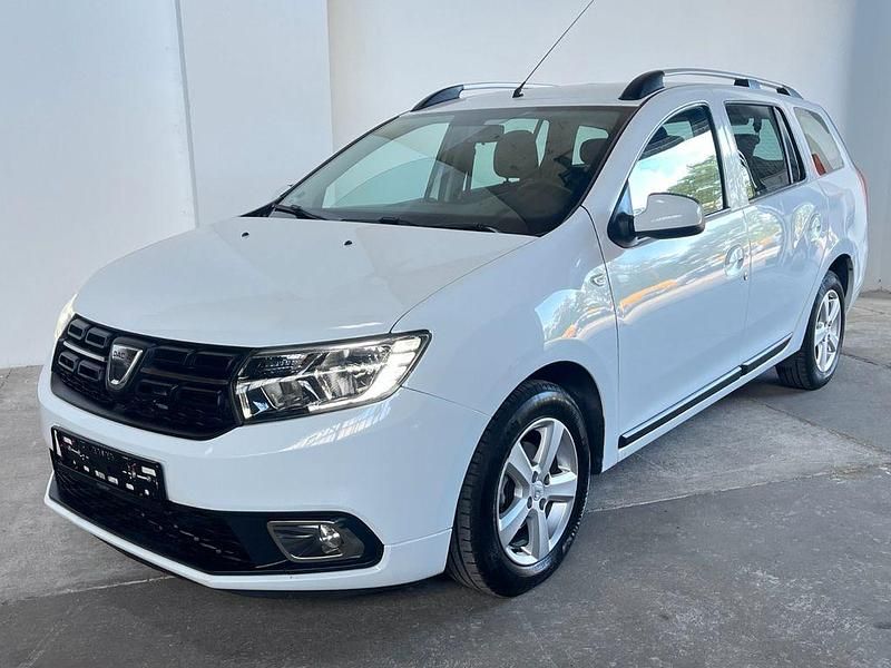 Weiß Gebraucht 2017 Dacia Logan MCV Lauréate Kombi | 7.799 € (Fairer Preis) - Bild 1/4