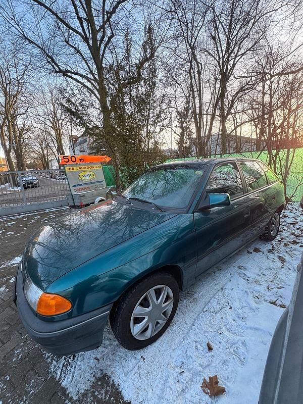 Gebraucht Opel Astra 58 PS (42 kW) 1994 Grün Kleinwagen