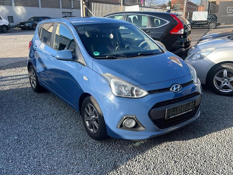 Gebraucht Hyundai i10 Intro Edition 87 PS (63 kW) 2014 Blau Kleinwagen