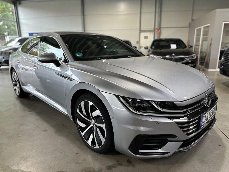 Silber Gebraucht 2017 VW Arteon R-line Limousine | 22.950 € (Fairer Preis) - Bild 1/4