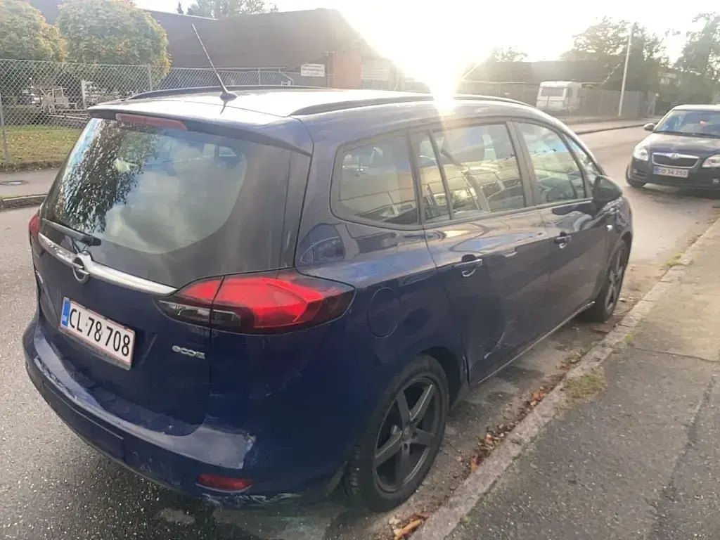 Gebraucht Opel Zafira Tourer Edition 140 PS (102 kW) 2013 Blau Van / Kleinbus