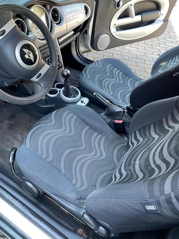 Usado Mini ONE 95 HP (69 kW) 2000 Prateado Citadino