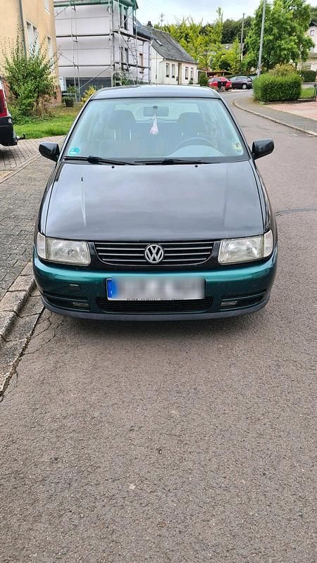 Blau Gebraucht 1998 VW Polo Kleinwagen | 700 € (Guter Preis) - Bild 1/4
