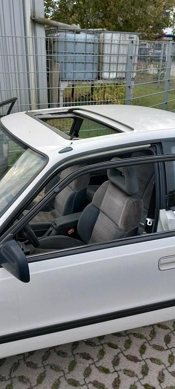 Gebraucht Mazda 626 115 PS (84 kW) 1988 Weiß Coupé