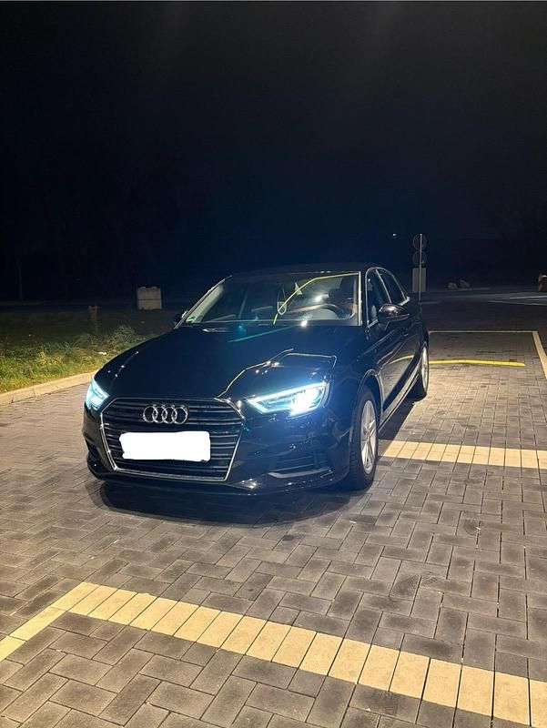 Schwarz Gebraucht 2018 Audi A3 Limousine | 13.500 € (Fairer Preis) - Bild 1/4
